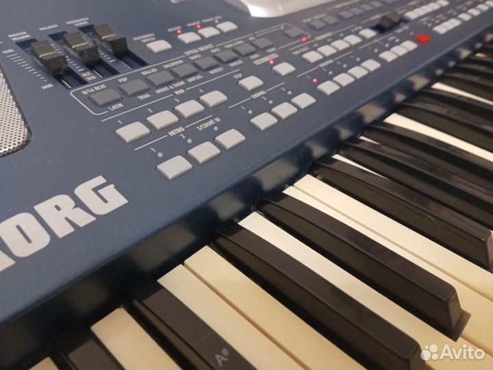 Korg PA500 синтезатор