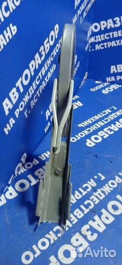 Петля крышки багажника Toyota Camry 40 седан 2009