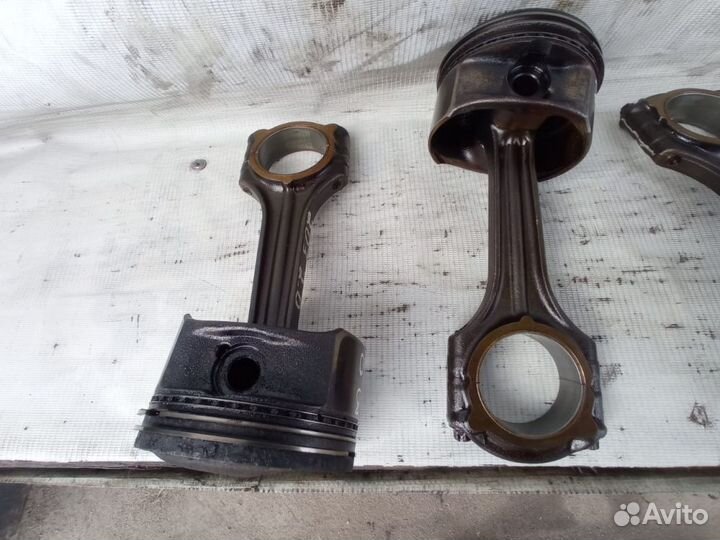 W203 поршень+шатун 111.957 2.0 Compressor цена4шт