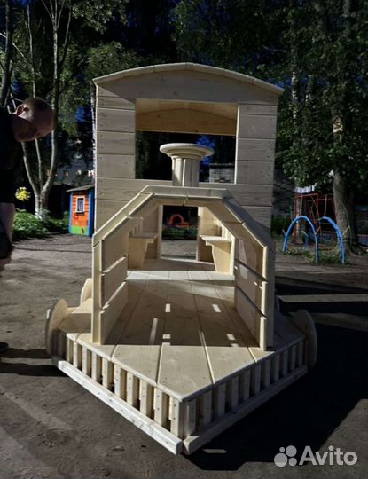 Паровозик деревянный