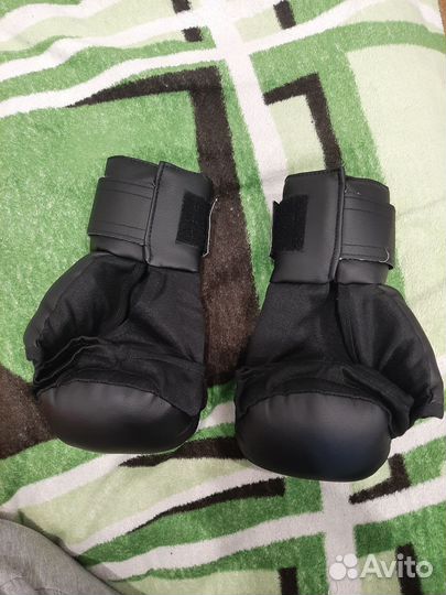 Перчатки 10 oz новые