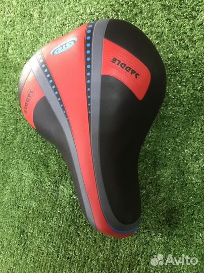 Седло новое для велосипеда