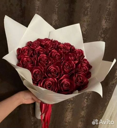 Букет из атласных роз