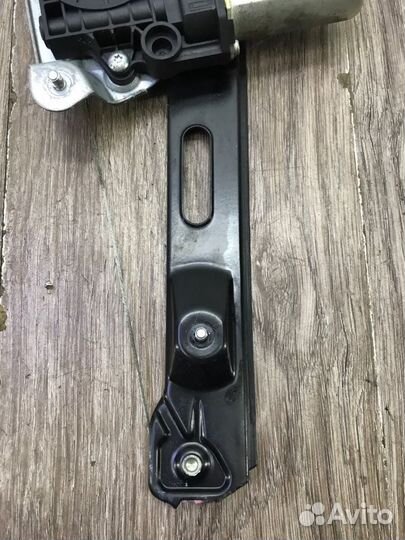 Стеклоподъемник задний левый Bmw 1 Series