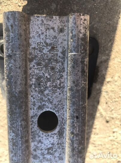 Усилитель заднего бампера audi Q7 2008г