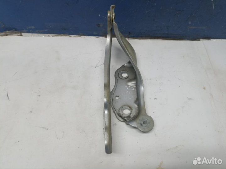 Петля капота левая Skoda Octavia A7 5E3