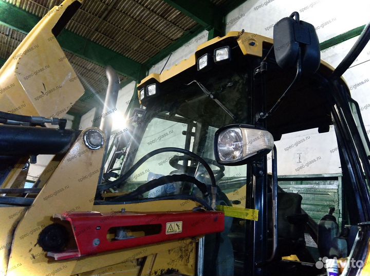 Стекло заднее Экскаватор-погрузчик JCB 4CX