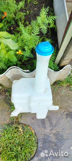 Бачок стеклоомывателя