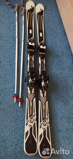 Горные лыжи, палки, ботинки, очки-маска, балаклава