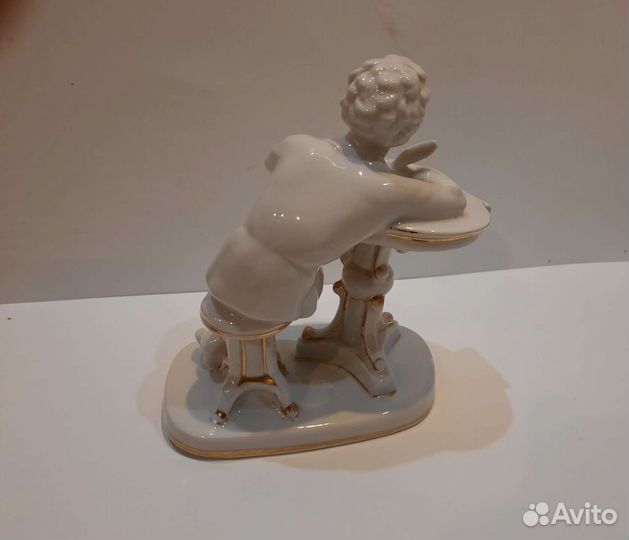 Статуэтка Юный Пушкин за столом