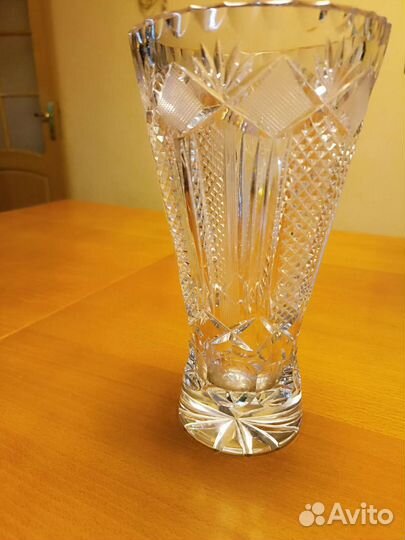 Хрустальная ваза для цветов