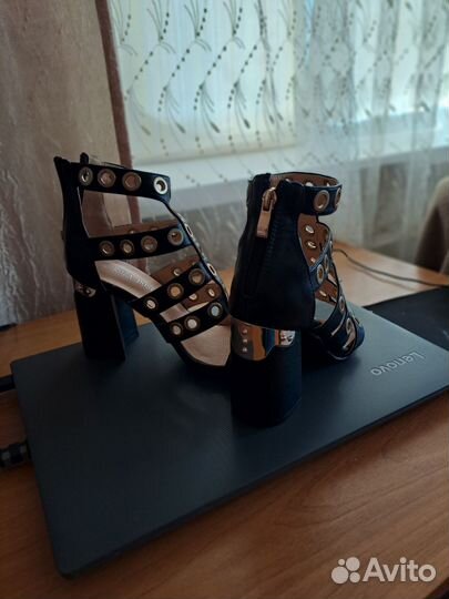 Обувь женская 37 размер