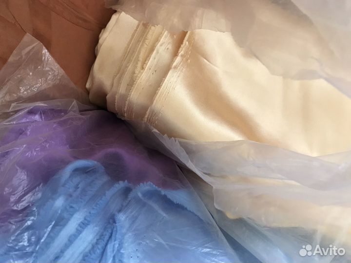 Атласная ткань