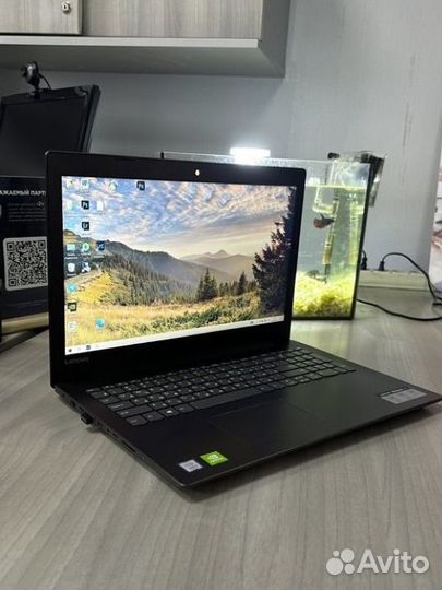 Ноутбук в идеальном состоянии Lenovo