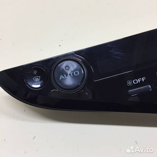 Блок управления климатической установкой Toyota Ca