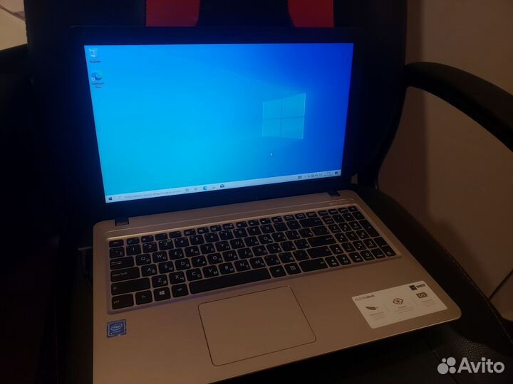 Ноутбук asus
