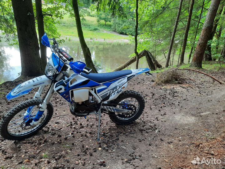 Мотоцикл эндуро regulmoto legend 300