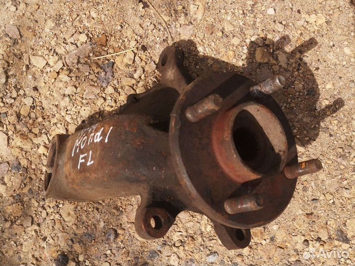 Кулак поворотный Mondeo 1