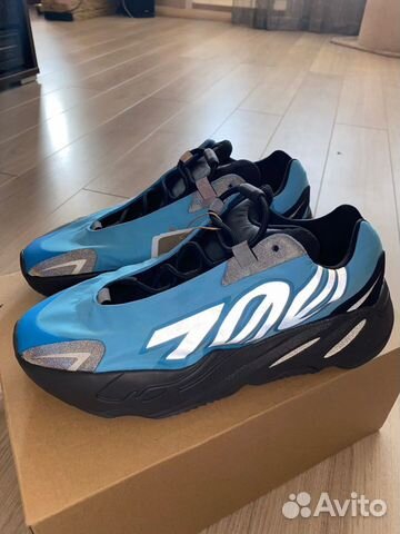 Adidas Yeezy boost 700 mnvn Btight Cyan