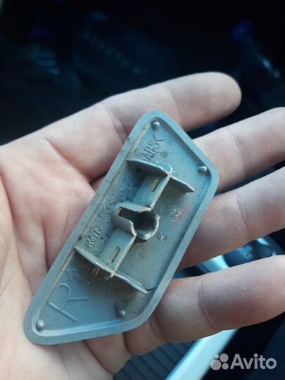 Аутлендер Крышка омывателя Правая 2013-15