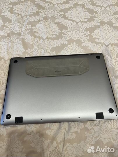 Apple MacBook Pro 15 inch 2019 идеал
