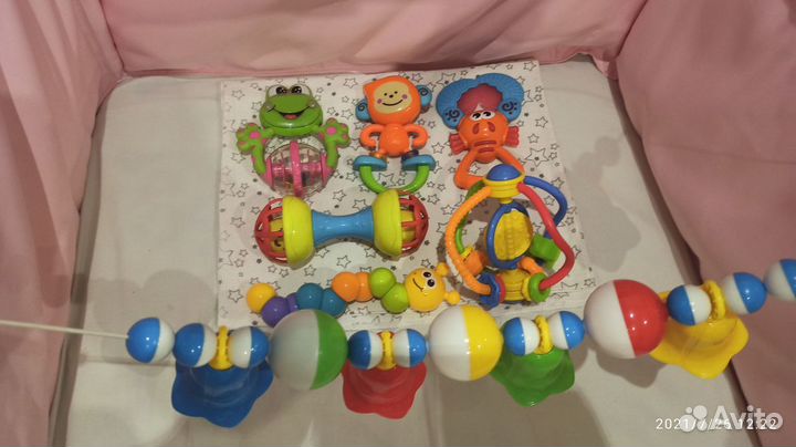 Игрушки-погремушки и прорезыватели