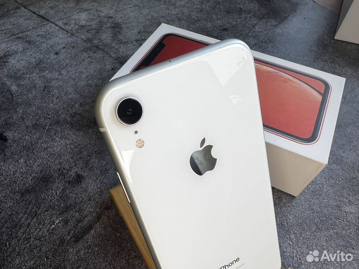 iPhone Xr, 64 ГБ