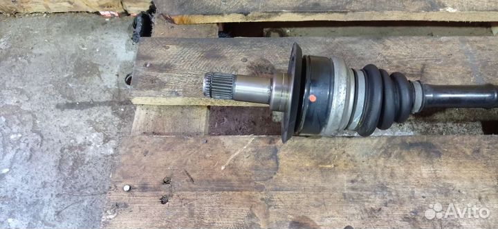 Задние привода левый и правый от BMW F30