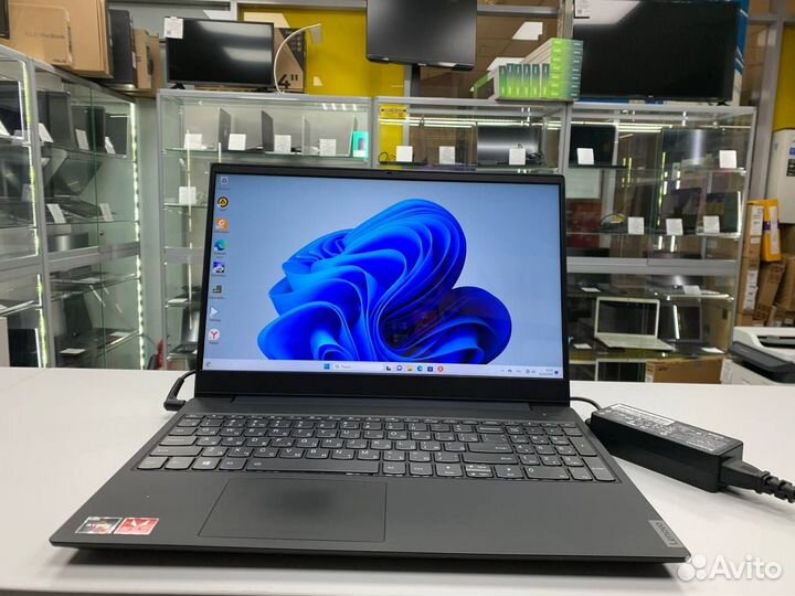 Ноутбук Lenovo ideaPad Ryzen 3 3.5Ghz/ SSD+HDD