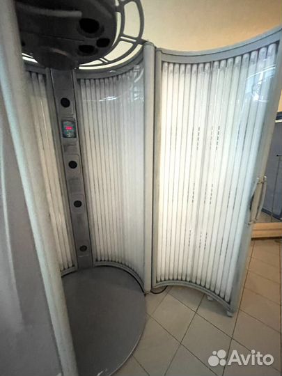 Солярий вертикальный Power Tower 10000