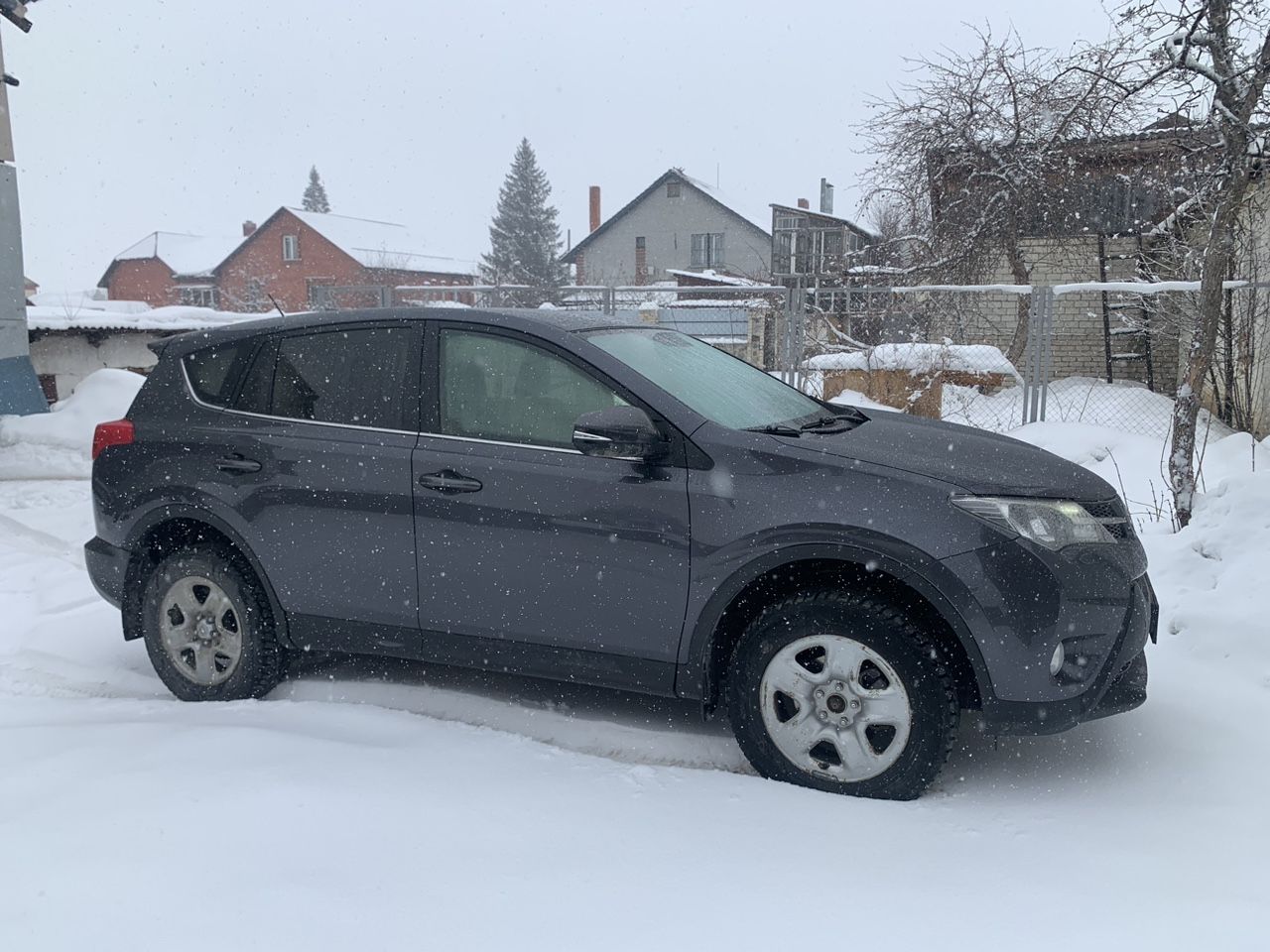 Toyota RAV4: фото владельца
