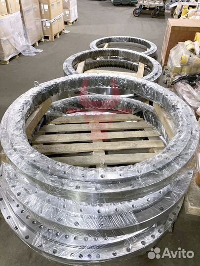 Поворотный круг Komatsu PC230LC-7