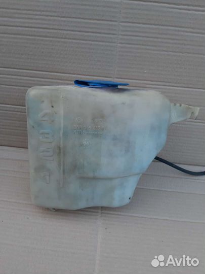Бачок омывателя с моторчиком vw passat b3/b4