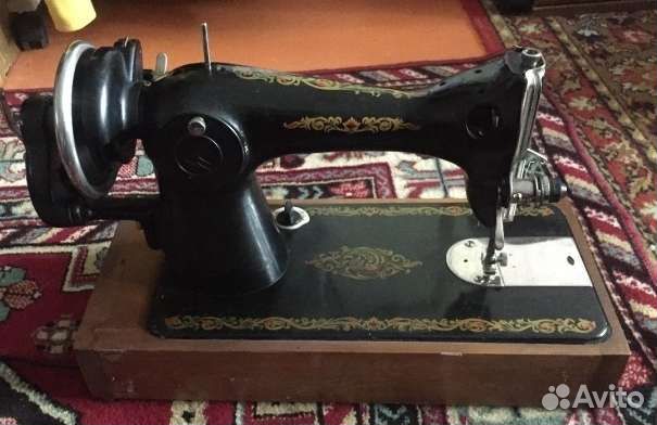 Швейная машинка зингер
