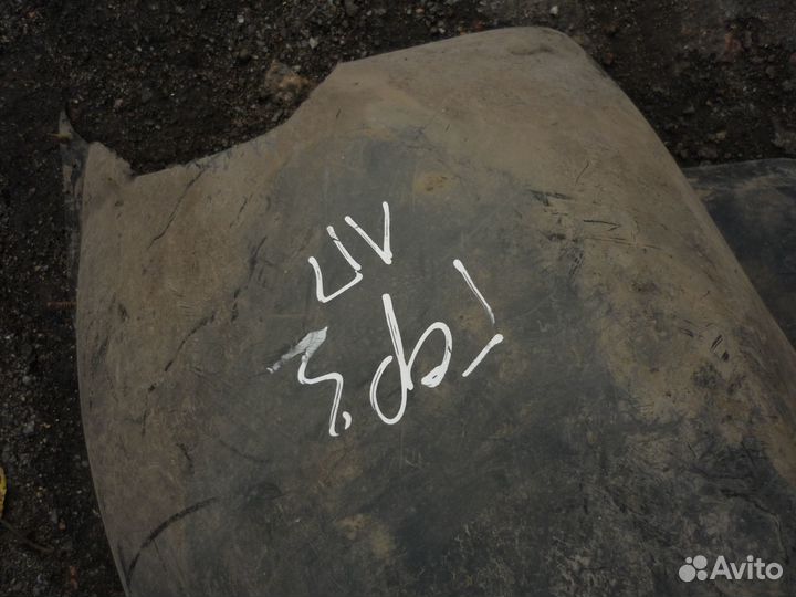 Подкрылок передний левый Фольцваген Гольф 3