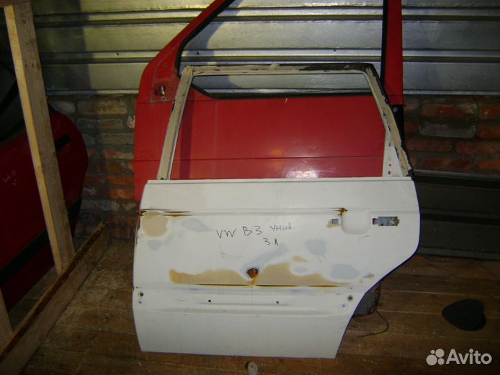 Дверь задняя левая Volkswagen Passat B3