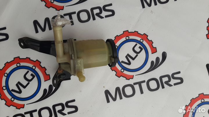 Бачок гур Toyota Avensis AZT250