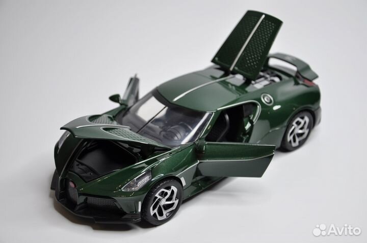 Модель автомобиля Bugatti La Voiture Noire металл