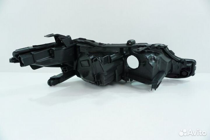 Корпус фары левый Toyota Camry V70 2018