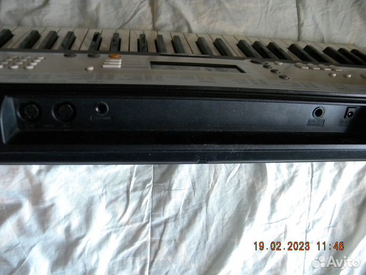 Синтезатор yamaha psr R200