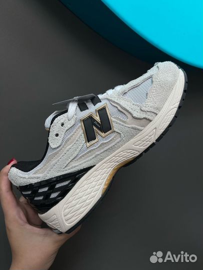 New Balance M1906D