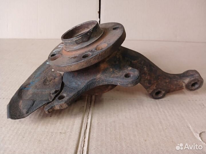 Поворотный кулак передний правый Chery Amulet