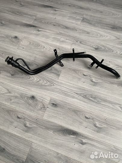 Горловина топливного бака