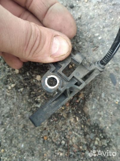 Задний левый датчик абс пежо 307