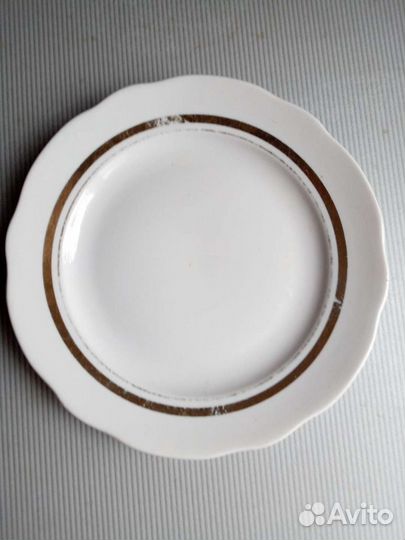 Тарелки десертные разные