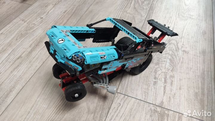 Lego Technic 42050 и 42068