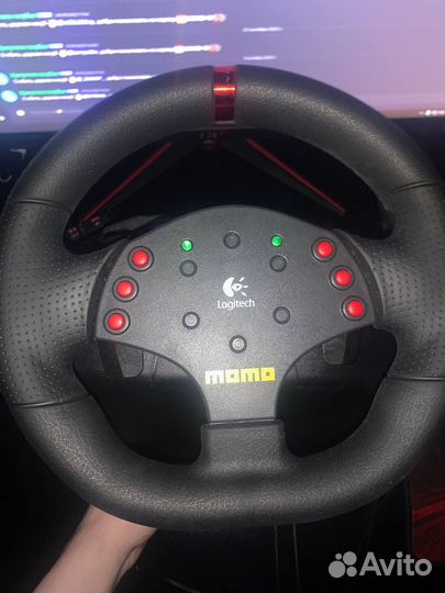Руль logitech momo racing