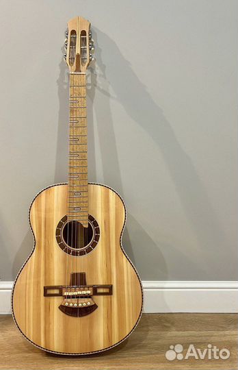 Мастеровая акустическая гитара (массив)