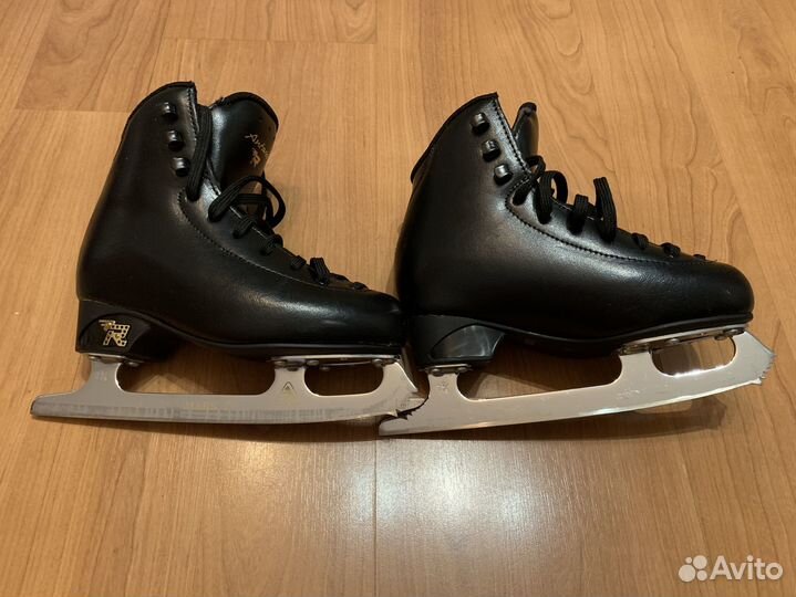 Фигурные коньки risport