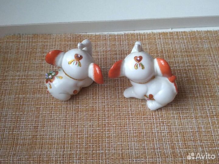 Фигурки слонов из фарфора